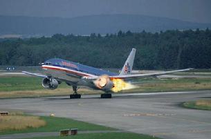 Boeing 767 engine blows up on takeoff