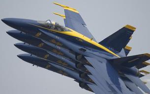 FA-18 Hornet Blue Angels tight formation